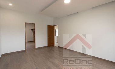 VENTA CASA NUEVA con ALBERCA en LA JOYA PRIVADA RESIDENCIAL Carretera Nacional Monterrey