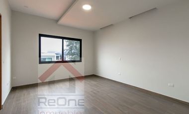 VENTA CASA NUEVA con ALBERCA en LA JOYA PRIVADA RESIDENCIAL Carretera Nacional Monterrey