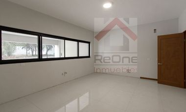 VENTA CASA NUEVA con ALBERCA en LA JOYA PRIVADA RESIDENCIAL Carretera Nacional Monterrey