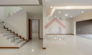 VENTA CASA NUEVA con ALBERCA en LA JOYA PRIVADA RESIDENCIAL Carretera Nacional Monterrey