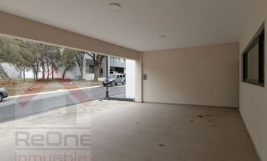 VENTA CASA NUEVA con ALBERCA en LA JOYA PRIVADA RESIDENCIAL Carretera Nacional Monterrey