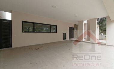 VENTA CASA NUEVA con ALBERCA en LA JOYA PRIVADA RESIDENCIAL Carretera Nacional Monterrey