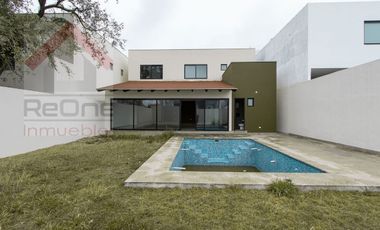 VENTA CASA NUEVA con ALBERCA en LA JOYA PRIVADA RESIDENCIAL Carretera Nacional Monterrey