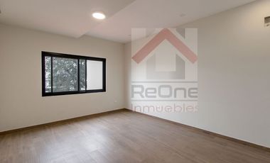 VENTA CASA NUEVA con ALBERCA en LA JOYA PRIVADA RESIDENCIAL Carretera Nacional Monterrey