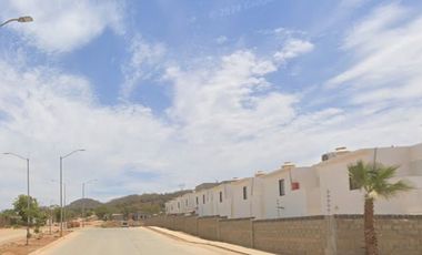 CASA EN VENTA EN PRIVADA OLIVO CERCA DE CENTRO COMERCIAL ACAYA MAZATLÁN