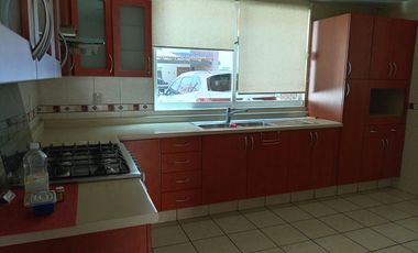 CASA EN VENTA LAS VIANDAS METEPEC TRES RECAMARAS Y 4 ESTACIONAMIENTOS