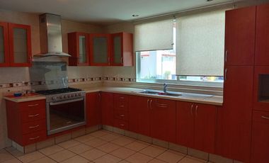 CASA EN VENTA LAS VIANDAS METEPEC TRES RECAMARAS Y 4 ESTACIONAMIENTOS