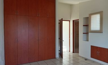 CASA EN VENTA LAS VIANDAS METEPEC TRES RECAMARAS Y 4 ESTACIONAMIENTOS