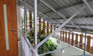 Jual BU Homestay aktif Murah Utara Stadion Maguwoharjo jogja, 4 Kamar SHM
