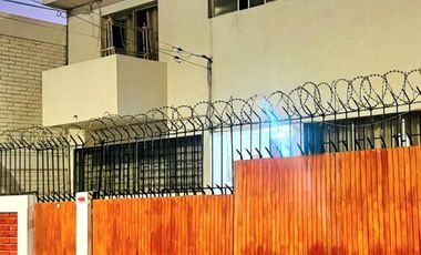 SE VENDE CASA CON ESTRUCTURA DE BUNKER EN ARICA