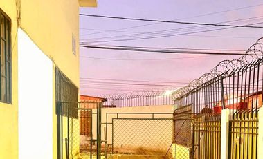 SE VENDE CASA CON ESTRUCTURA DE BUNKER EN ARICA