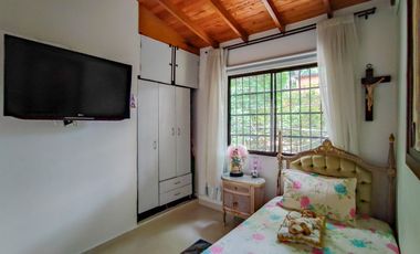 VENDO CASA EN ENVIGADO POR LA PALOMA