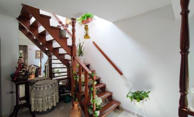 VENDO CASA EN ENVIGADO POR LA PALOMA