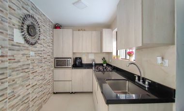 VENDO CASA EN ENVIGADO POR LA PALOMA