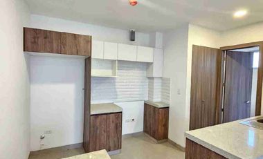 SUITE EN ALQUILER URB.PUERTA AL RÍO