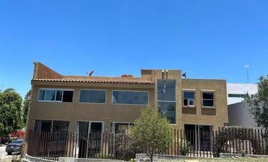 BONITA CASA EN PEDREGAL RESIDENCIAL LA CALERA