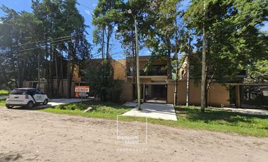 CASA EN VENTA | 4 dormitorios, cochera, gran galería y pileta | SAN JERÓNIMO 105