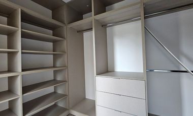 CASA EN VENTA | 4 dormitorios, cochera, gran galería y pileta | SAN JERÓNIMO 105