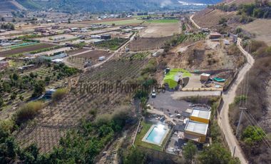 Terreno para turismo, con piscina y cabañas amobladas. Vicuña, Valle del Elqui. $220 millones