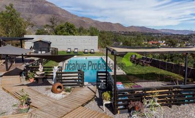 Terreno para turismo, con piscina y cabañas amobladas. Vicuña, Valle del Elqui. $220 millones