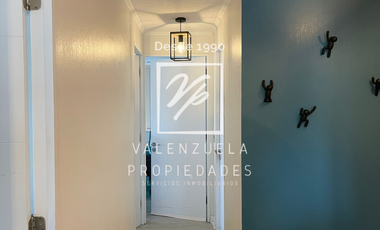 Moderno y Renovado con 3 dormitorios y 2 baños. Condominio Alta Vista