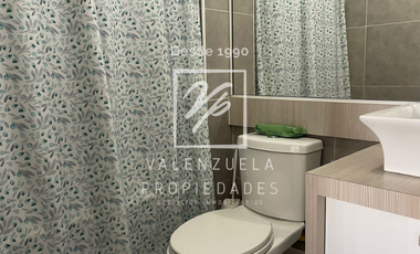 Moderno y Renovado con 3 dormitorios y 2 baños. Condominio Alta Vista