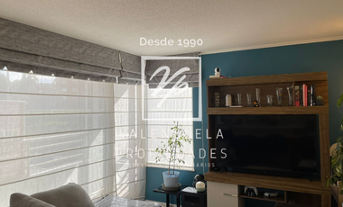 Moderno y Renovado con 3 dormitorios y 2 baños. Condominio Alta Vista