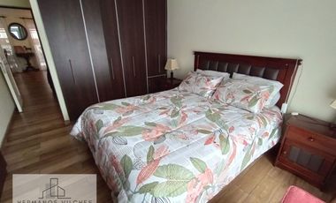 Hermosa y amplia casa en sector exclusivo de la comuna de Huechuraba.-