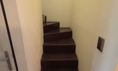 Hermosa y amplia casa en sector exclusivo de la comuna de Huechuraba.-