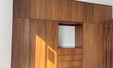 Casa en Venta en Lomas de la Rioja con recámara en planta baja