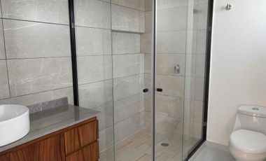 Casa en Venta en Lomas de la Rioja con recámara en planta baja