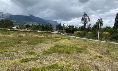 Lotes de terreno en excelente ubicación, cerca del centro de Cotacachi