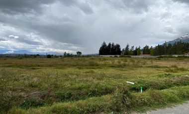 Lotes de terreno en excelente ubicación, cerca del centro de Cotacachi