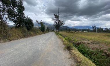 Lotes de terreno en excelente ubicación, cerca del centro de Cotacachi