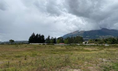 Lotes de terreno en excelente ubicación, cerca del centro de Cotacachi