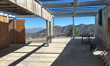 GRAN PARCELA EN CONDOMINIO LA AURORA CURACAVI CON CASA NO TERMINADA