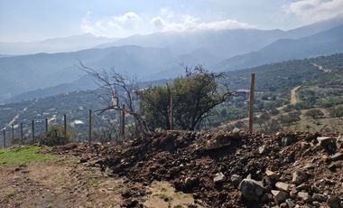 GRAN PARCELA EN CONDOMINIO LA AURORA CURACAVI CON CASA NO TERMINADA