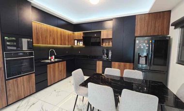 Casa en venta sobre el blvd Laguitos frac privado Lum ha zona Nte pte de la ciudad