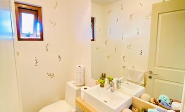 EN VENTA CASA CHILENA 1 PISO PIEDRA ROJA 3D 3B QUINCHO PISCINA TERRAZA LOGIA