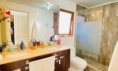 EN VENTA CASA CHILENA 1 PISO PIEDRA ROJA 3D 3B QUINCHO PISCINA TERRAZA LOGIA