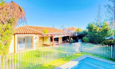 EN VENTA CASA CHILENA 1 PISO PIEDRA ROJA 3D 3B QUINCHO PISCINA TERRAZA LOGIA