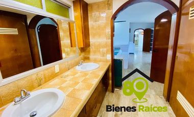 ¡Vista Panorámica + Lote Extra + Cancha Squash! Casa Única en Acapulco 🏖️!