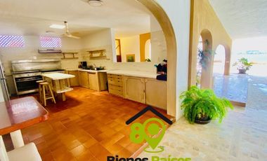 ¡Vista Panorámica + Lote Extra + Cancha Squash! Casa Única en Acapulco 🏖️!