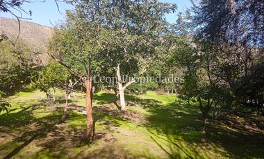 Leon Propiedades vende parcela de 1.5 ha, con 2 casas en sector Alhué, Curacaví.