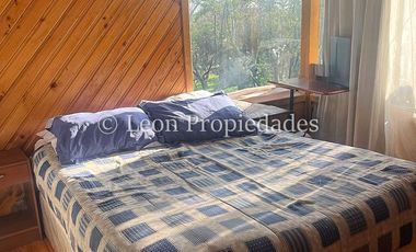 Leon Propiedades vende parcela de 1.5 ha, con 2 casas en sector Alhué, Curacaví.