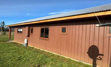 Vende Casa Nueva en Parcela con Estero Todo Asfaltado.