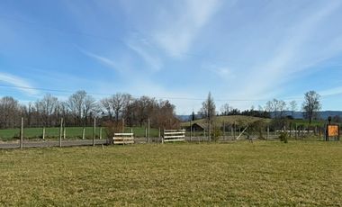 Vende Casa Nueva en Parcela con Estero Todo Asfaltado.