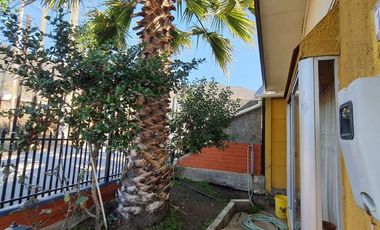 Oportunidad en Pachacamita Casa Amoblada con Patio Techado 2 estacionamientos