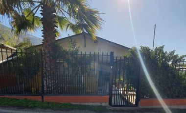 Oportunidad en Pachacamita Casa Amoblada con Patio Techado 2 estacionamientos