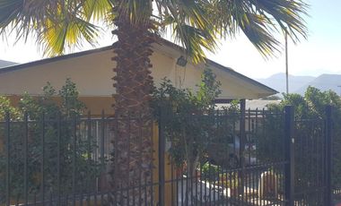 Oportunidad en Pachacamita Casa Amoblada con Patio Techado 2 estacionamientos